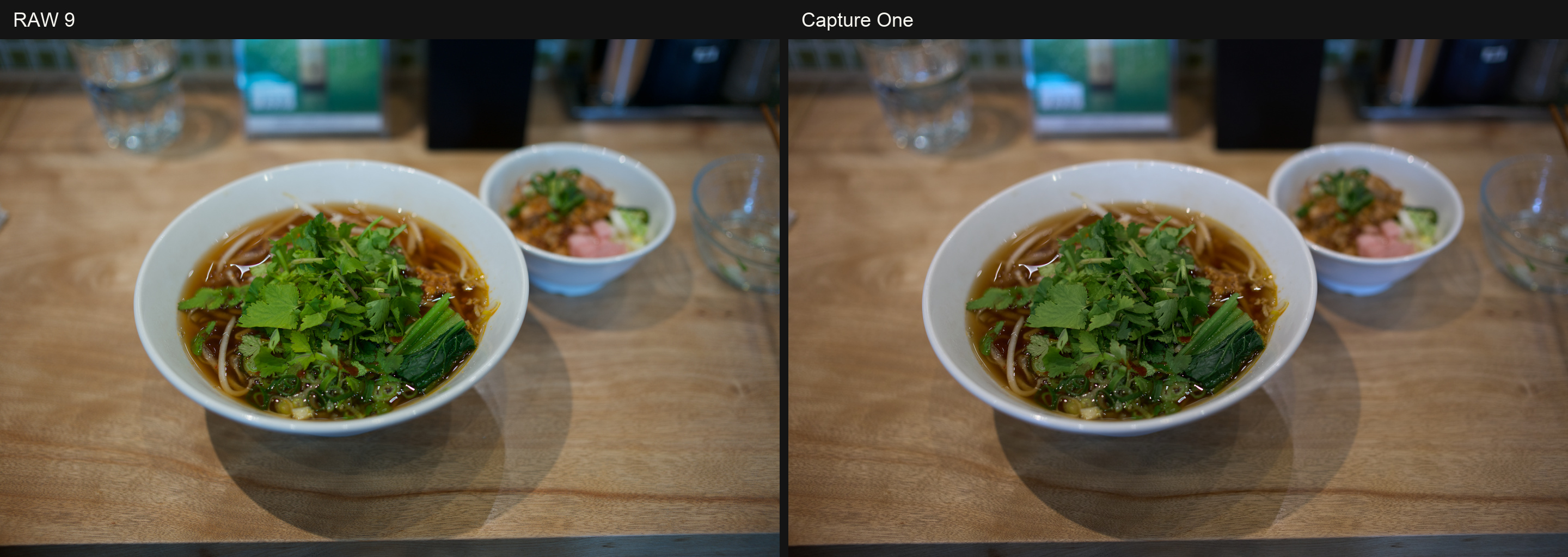 緑の薬味を載せた麺の比較。左がRAW 9、右がCapture One